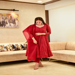 Bollywood Indische Pakistani Ethnische Partykleidung Damen Weiches Anarkali-Kleid aus reinem Georgette in Rot